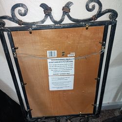 Espejo De Metal 26 Pulgadas De Alto  Y 22 De Ancho