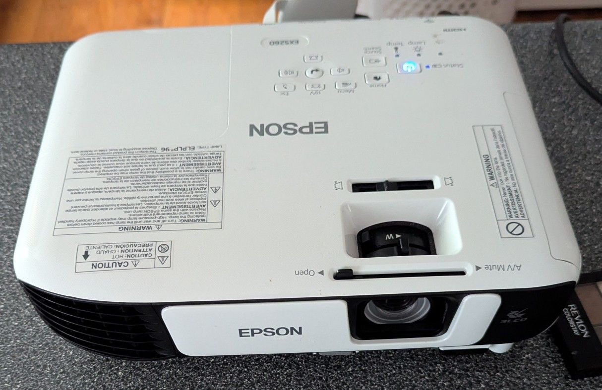 EPSON PROJECTOR EX5260.