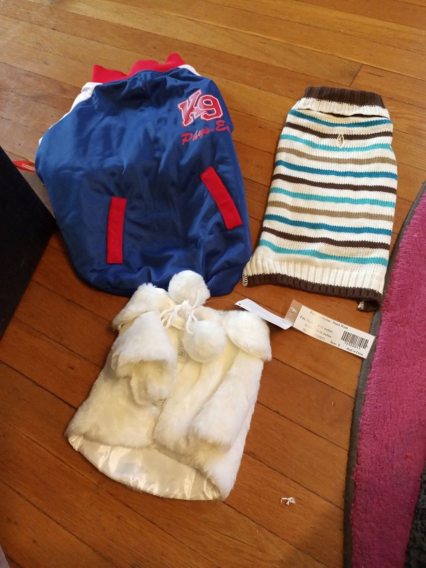 Pet Clothing..New