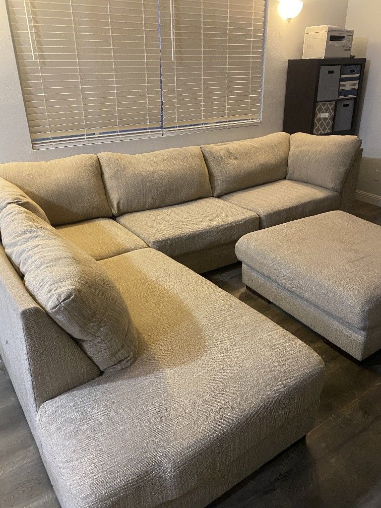 Nice Sectional Couch With the Ottoman