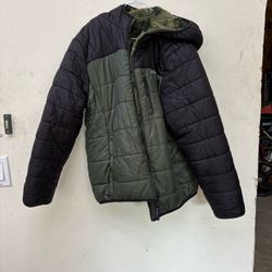 Eddie Bauer Black and Green Fleece Lined Puffer Boys Medium