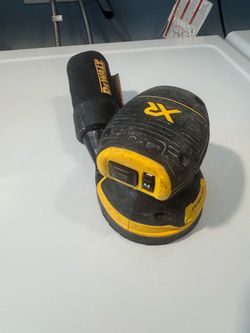 DEWALT XR 20-Volt Orbital Sander Brushless Variable Speed Random with Dust Management (tool only)