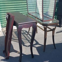 SELLING THOSE TWO FURNITURES LOOK GREAT CONDITIONS 