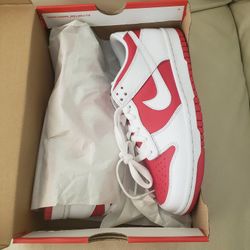 Nike Dunk Low (GS) Championship Red Size 7Y