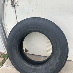 4 DRIVE AXLE TOYO SEMI TIRES 🛞 295/75 R 22.5 DRIVE TIRES /NO RECAP 