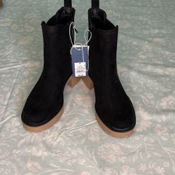 Women’s Black Suede Boots