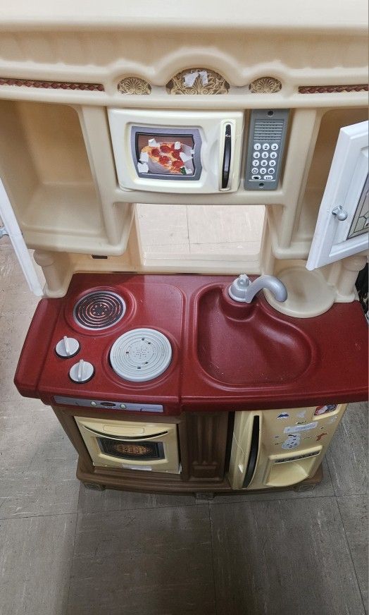 Play Kitchen