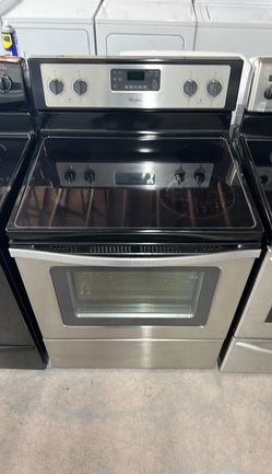Whirlpool Electric Range – Stainless, Smooth Top
