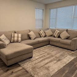 Sectional Couches 
