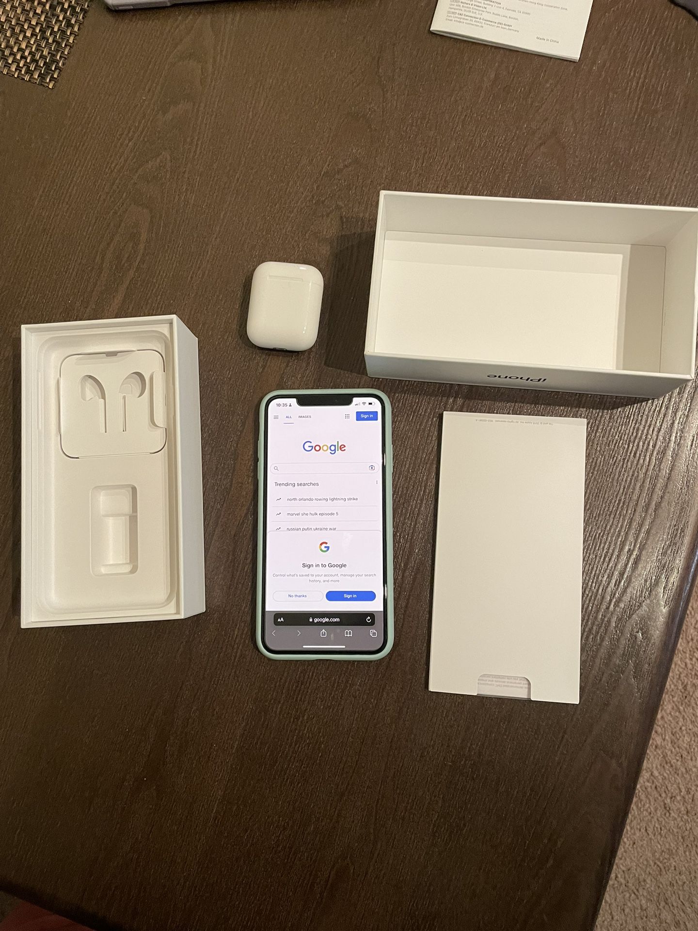 Iphone XS Max 64GB fully unlocked + Air pods 2nd Gen