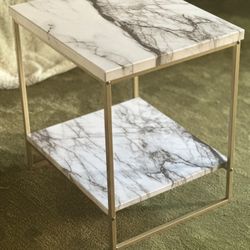 End Tables/nightstand 