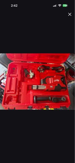 Milwaukee M12 Universal Dust Extractor Kit