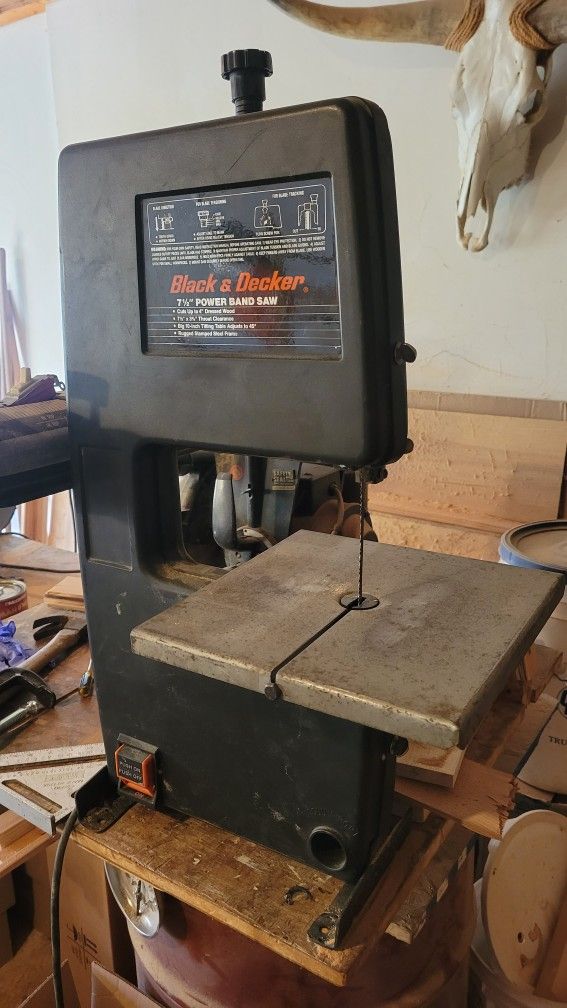 Bandsaw With Extra Blades