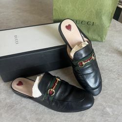 Gucci. Women’s Prince Town Apron Toe Mules. Color Black. Size 39.