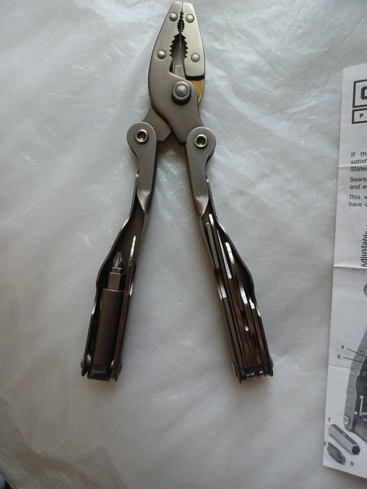 SEARS CRAFTSMAN 21 FUNCTIONAL MULTI-TOOL100% STAINLESS STEEL