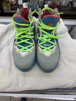 Nike LeBron 19 Basketball Shoes