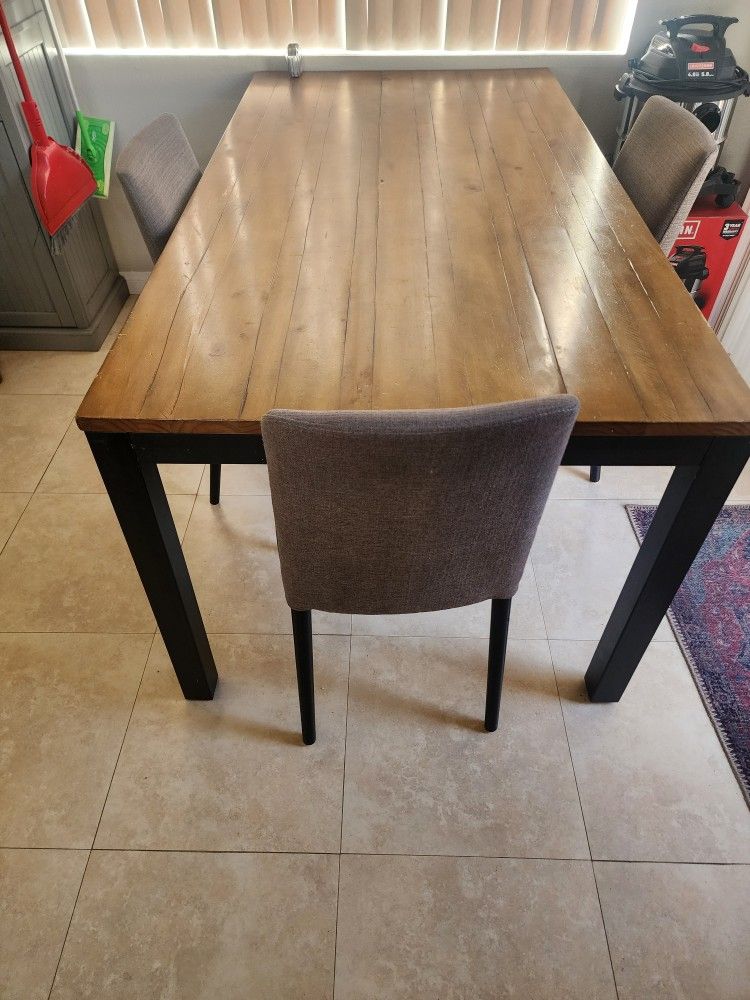 Dining Table & 4 Chairs