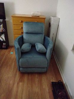 Blue Recliner NEW CHAIR MUST GO TODAY 9/28 OFFER $$$ OBO