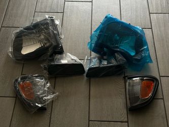 2004 Toyota Tacoma headlights