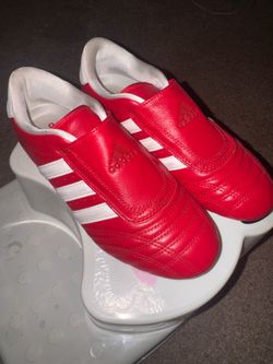 Women’s adidas size 6