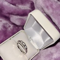 New Engagement  Ring size 7 Real diamonds white gold