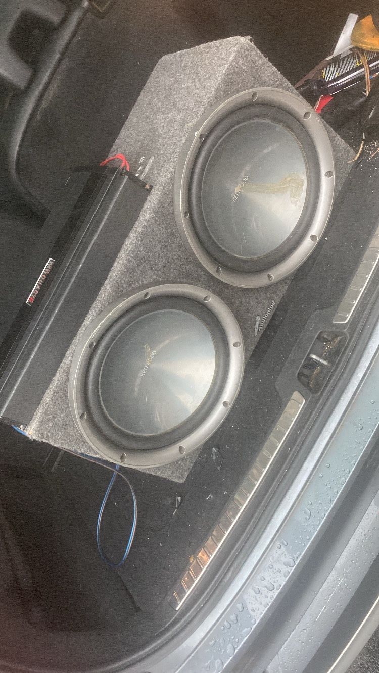 2 12 Inch Kenwood a And Mb 1100 Watts Amp $200