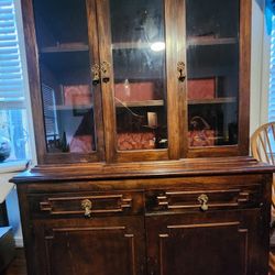 Solid Wood Hutch/Cabinet/China Cabinet 