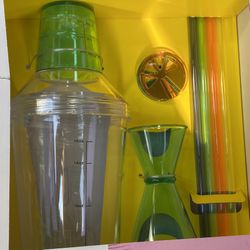 Plastic Cocktail Shaker Set