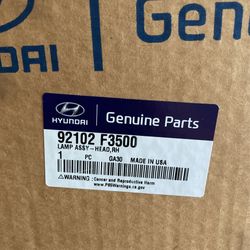 2019-2020 Hyundai Elantra Right Headlight 