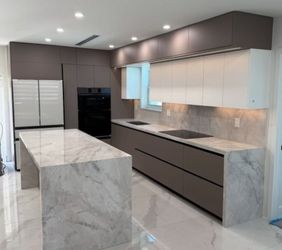 Custom Kitchen Cabinets