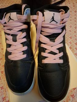 Air Jordan High-Top Sneakers Black Pink Laces