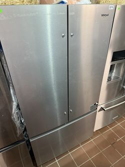 WHIRLPOOL 36” FRENCH DOOR REFRIGERATOR WITH ICE MAKER. $1,000 MODEL #WRFF3136SZ. ORIGINAL PRICE: $1,699