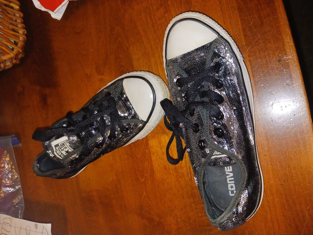 Silver And Black Converse Size 6