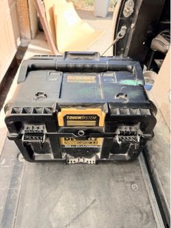 Dewalt battery charger/ carry case