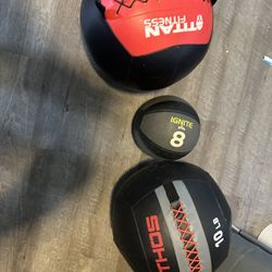 3 Medicines Balls