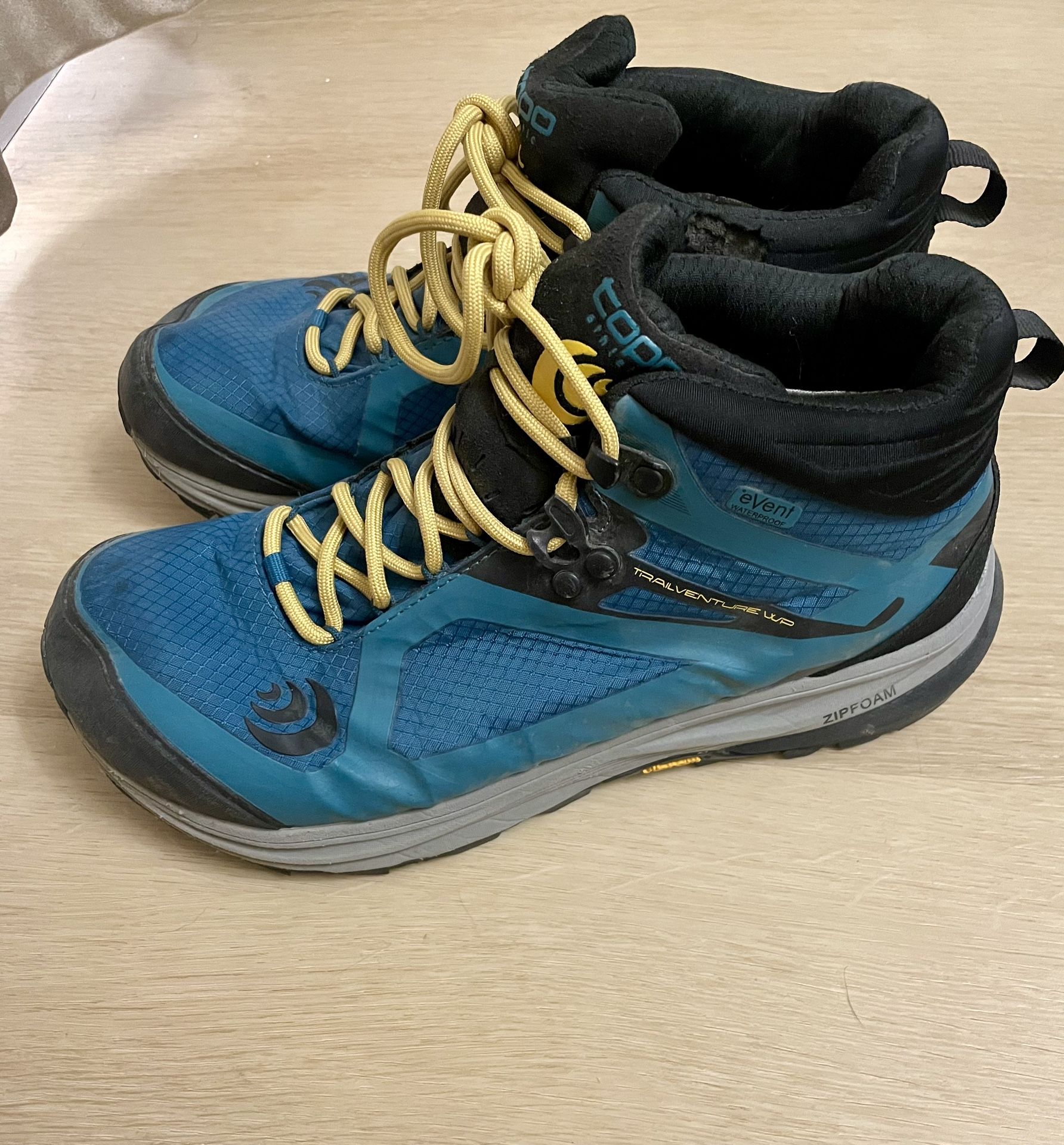 Topo Athletics Trailventure Hiking Shoes Size 8