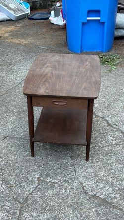 Free end table