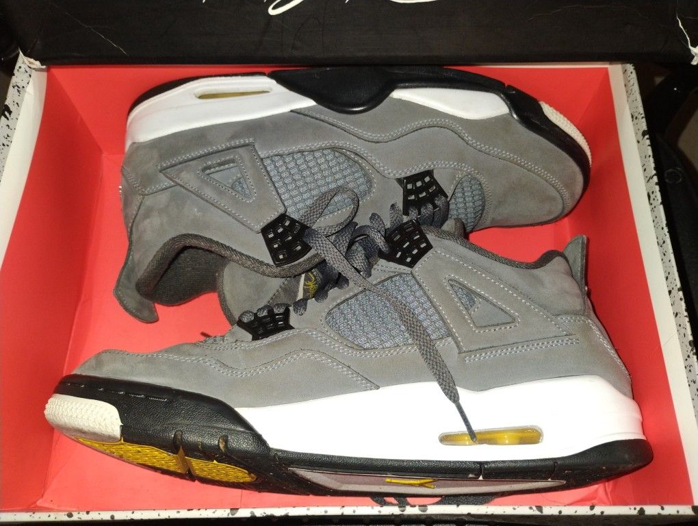 Air Jordans 4 Retro Size 11 Grey Suede