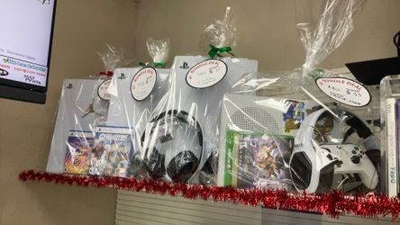 HOLIDAY GAMING BUNDLES