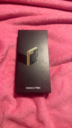 Samsung Galaxy Z Flip Foldable Phone with Case Verizon only