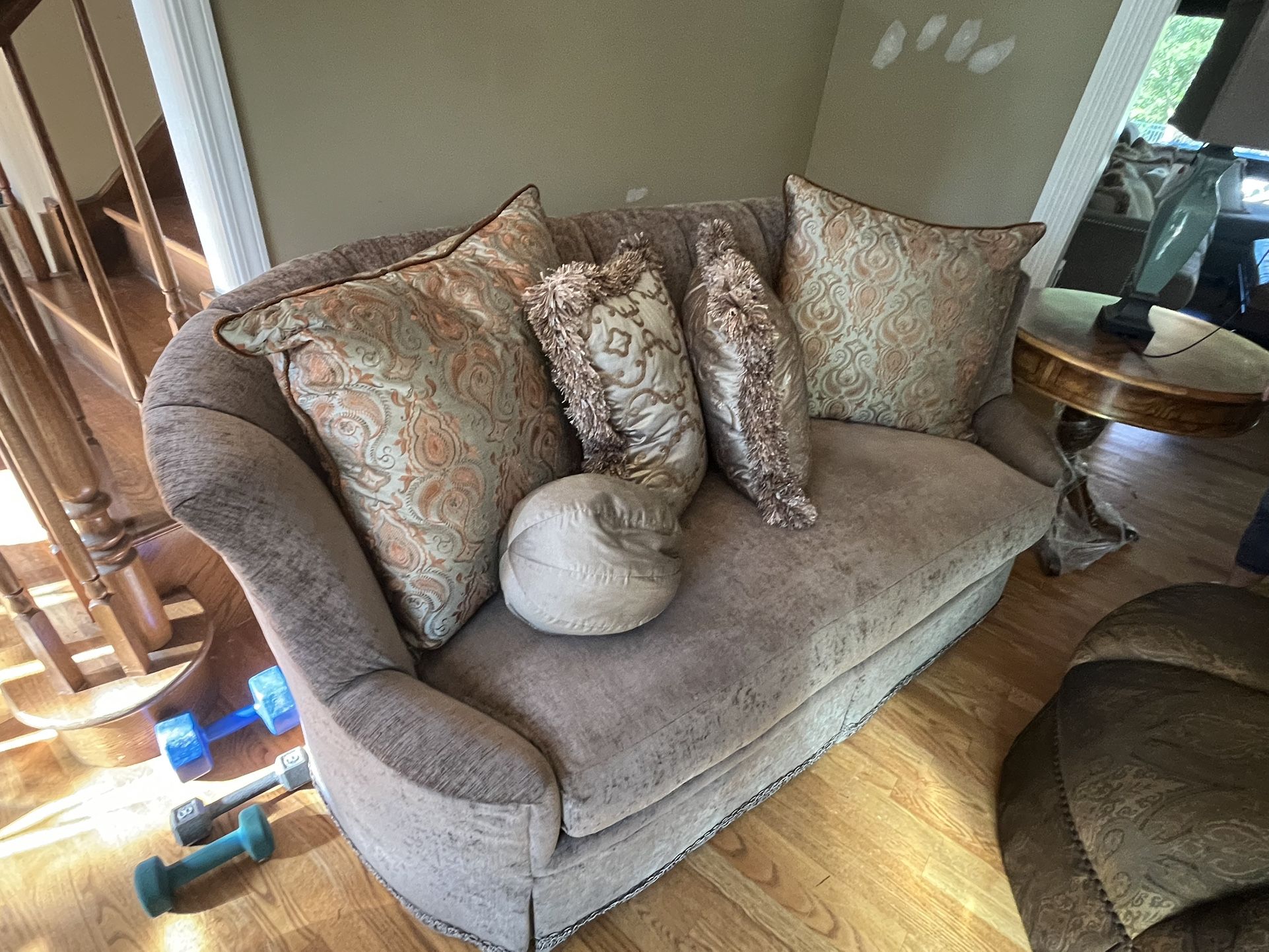 New Marge Carson Loveseat With Pillows