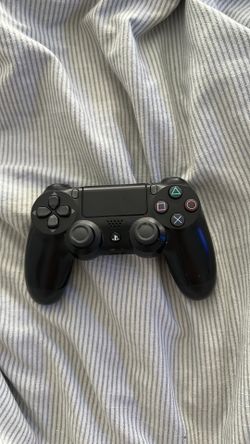 PS4 controller