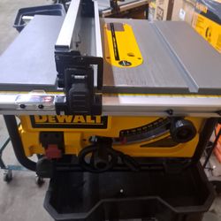 DEWALT
15 Amp Corded 8-1/4 in. Compact Portable Jobsite Tablesaw