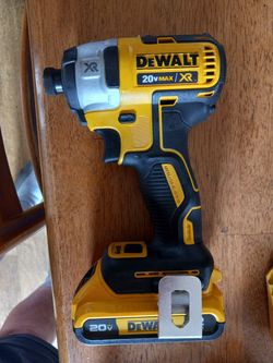 DeWalt Dcf887 3 Speed Impact Driver With 2.0 Battery