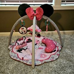 Minnie Mouse Floor Activity 