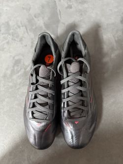 Soccer Cleats Size 7
