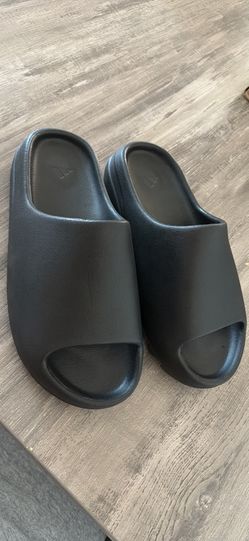 Onyx Yeezy Slides
