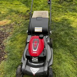HRX 217 Honda Land Mower 