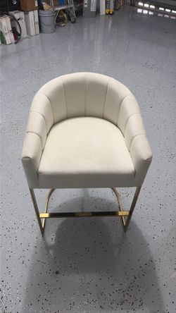 2 Comfort Tall Chairs