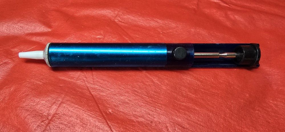 DESOLERING PUMP/ SOLDER SUCKER $5